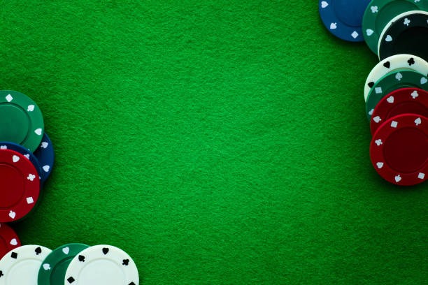Live dealer managing Gaple Online card round at hokitime apk studio